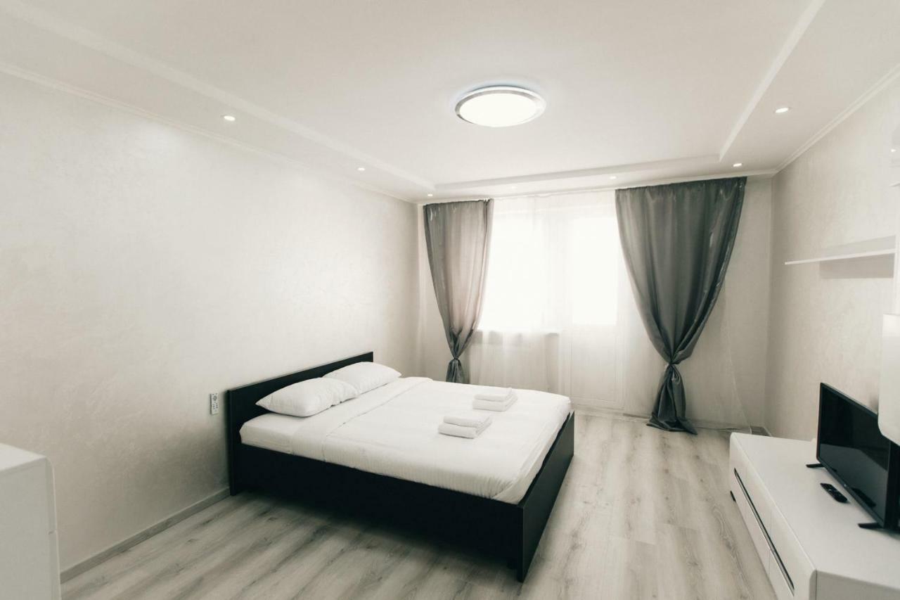 Oazis Apartments Chernivtsi Exterior photo